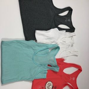 Juniors SO fitted tank tops XS. Lot of 4